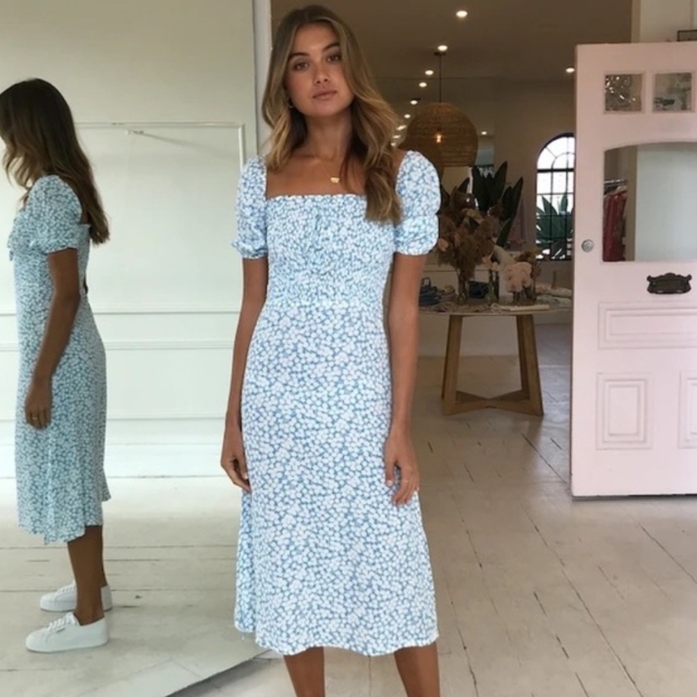 Faithfull The Brand Bella Floral Print Midi Dress Milkmaid Blue White Med $198 - Picture 2 of 12